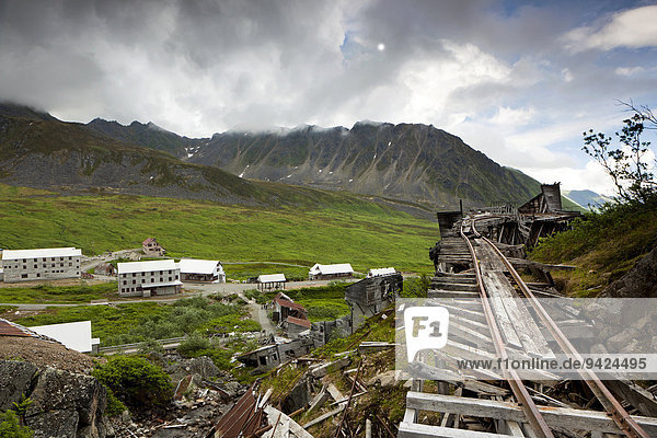 Independence Mine  old gold mine in the Talkeetna Mountains  Alaska  USA  North America