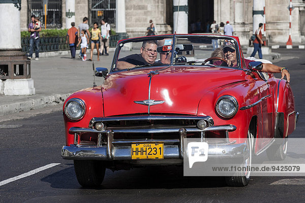 Vintage car on the Prado  Havana  Cuba