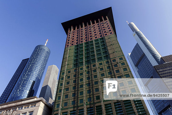 Japanese Center  links daneben Main Tower  rechts daneben Commerzbank Gebäude  Frankfurt am Main  Hessen  Deutschland