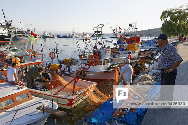 Fischerhafen  Schwarzes Meer  Sinop  Provinz Sinop  Schwarzmeerküste  Schwarzmeerregion  Türkei