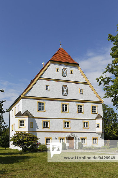 Rathaus in ehem. Schloss  Schechen  Oberbayern  Bayern  Deutschland