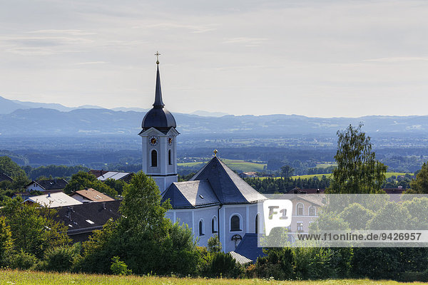 Pfarrkirche St. Rupert in Söllhuben  Gemeinde Riedering  Chiemgau  Oberbayern  Bayern  Deutschland