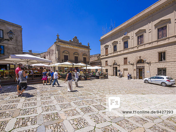 Piazza Umberto I with restaurants  historic centre  Erice  Province of Trapani  Sicily  Italy