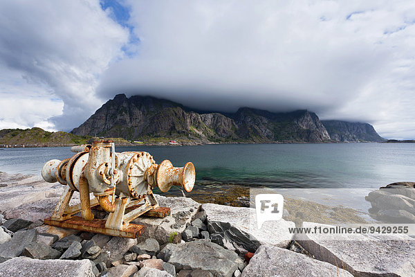 Hafenanlage von Heaningsvear Lofoten Norwegen Skandinavien Europa ÖffentlicherGrund