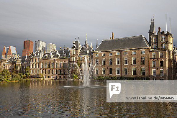 Binnenhof  dahinter Hochhäuser  Den Haag  Holland  Niederlande  Europa