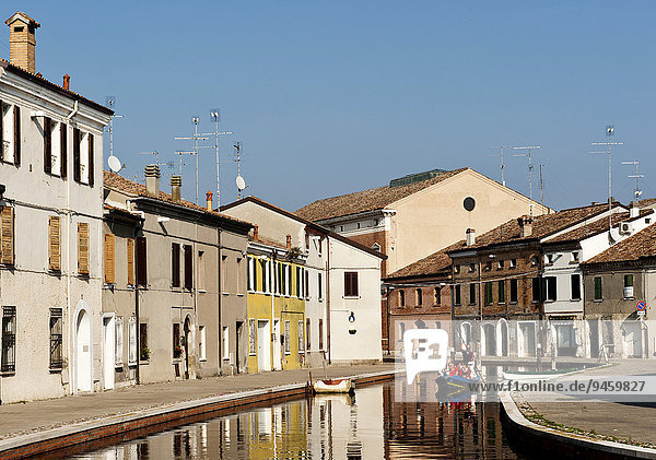 Häuser am Kanal  Via Agatopisto  Comacchio  Provinz Ferrara  Emilia Romagna  Italien  Europa