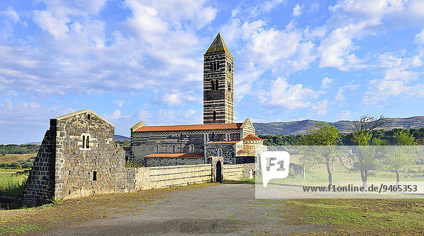 Abteikirche Santissima Trinità di Saccargia des zerstörten Kamaldulenser-Klosters,  bei Codrongianos,  Provinz Sassari,  Sardinien,  Italien,  Europa