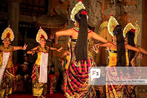 Tänzer zeigen Ubud