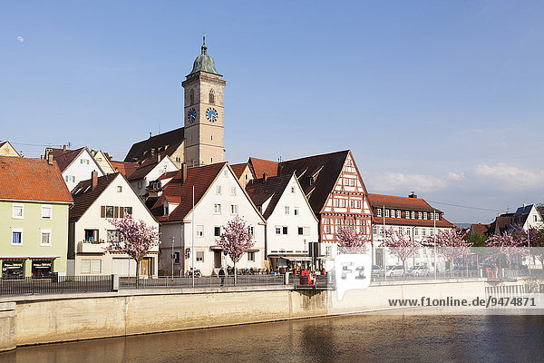Stadtansicht mit Stadtkirche Sankt Laurentius,  Neckar,  Nürtingen,  Baden-Württemberg,  Deutschland,  Europa