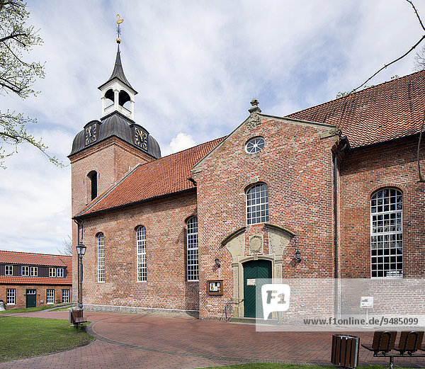 Evangelische St.-Nikolai-Kirche von 1776,  Wittmund,  Ostfriesland,  Niedersachsen,  Deutschland,  Europa