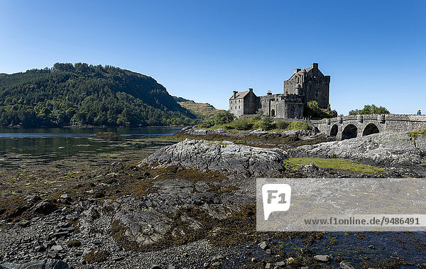 Eilean Donan Castle  Dornie  Scotland  United Kingdom  Europe