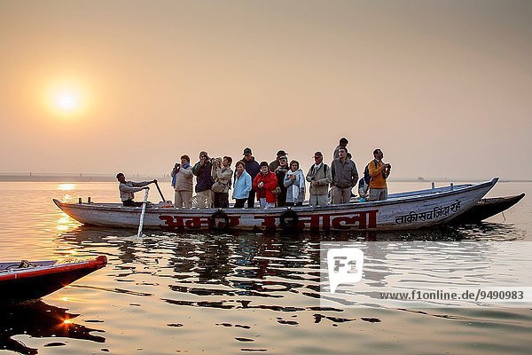 Morgen fahren Boot Fluss früh Heiligkeit Ganges Indien mitfahren Uttar Pradesh Varanasi
