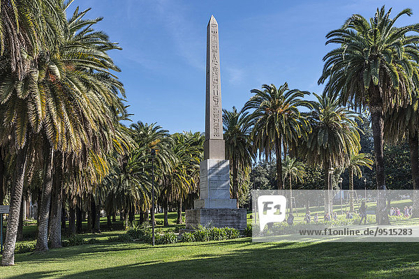 Ägyptischer Obelisk  Nachbildung  Park der Villa Torlonia  einst Wohnsitz von Mussolini  heute Museum und öffentlicher Park  Quartiere V Nomentano  Rom  Lazio  Italien  Europa