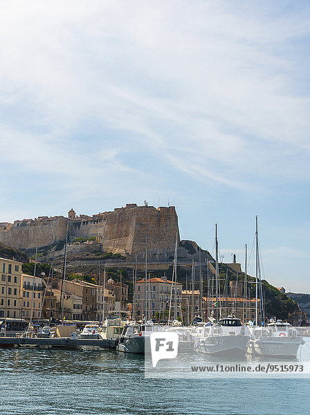 Stadtansicht  Burg und Hafen  Bonifacio  Korsika  Frankreich  Europa