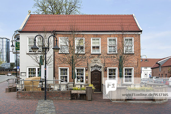 Brauereigaststätte Haus der Getreuen  Friesisches Brauhaus  Jever  Friesland  Niedersachsen  Deutschland  Europa