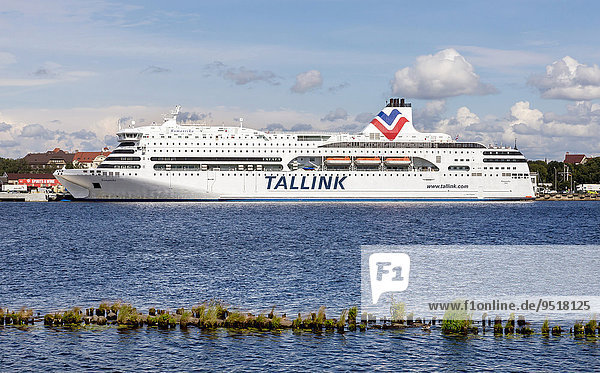 Fähre MS Romantika der estnischen Reederei Tallink im Passagierhafen von Riga auf dem Fluss Daugava  Düna  Riga  Lettland  Europa