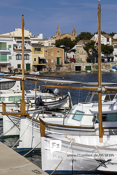 Boote im Hafen von Portocolom  Mallorca  Balearen  Spanien  Europa
