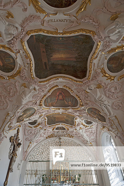 Innenraum der Gnadenkapelle  17. Jhd.  Stift zu Unserer Lieben Frau oder Alte Kapelle  Regensburg  Oberpfalz  Bayern  Deutschland  Europa