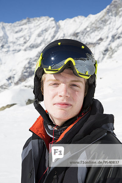 Portrait Skifahrer jung