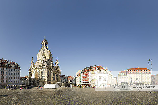 Deutschland  Sachsen  Dresden  Blick zur Frauenkirche am Neumarkt