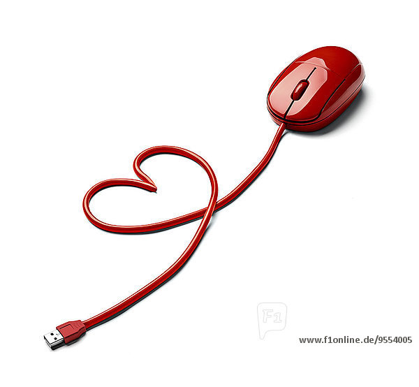 Rote Computermaus und Kabel in Herzform auf weißem Grund