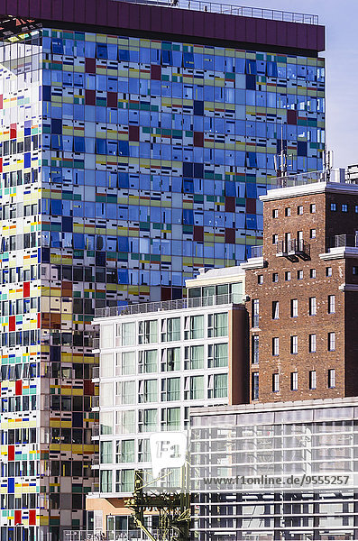 Deutschland Nordrhein-Westfalen Düsseldorf Medienhafen Bürogebäude