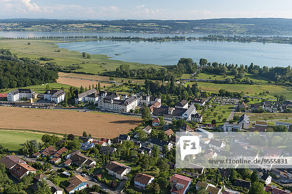Deutschland  Baden-Württemberg  Bodensee  Luftaufnahme von Hegne mit Abtei