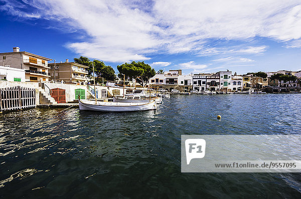Spanien Mallorca Porto Colom Blick auf den Hafen
