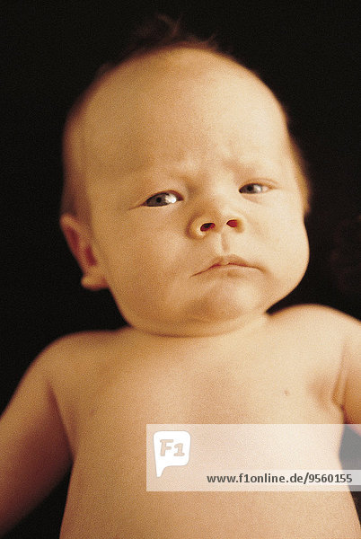 Portrait stirnrunzeln Baby