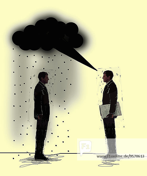 Geschäftsmänner sprechen mit dunkler Regenwolken-Sprechblase