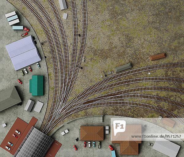 Draufsicht von Gleisen an einem Bahnhof