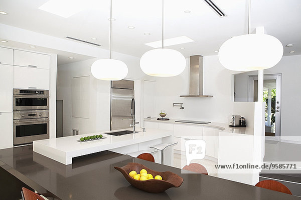 Beleuchtung Licht Küche Arbeitsplatte Armatur Tisch modern