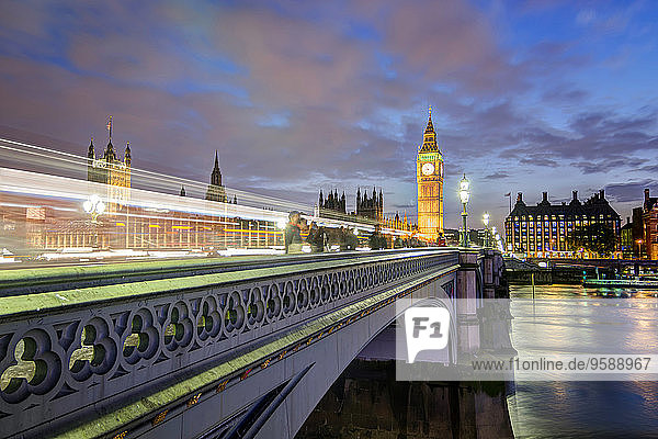 United Kingdom  England  London  River Thames  Westminster Bridge  Big Ben and Palace of Westminster in the evening light