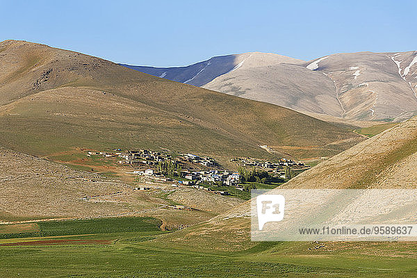 Türkei  Ostanatolien  Provinz Van  Dorf Boyunpinar
