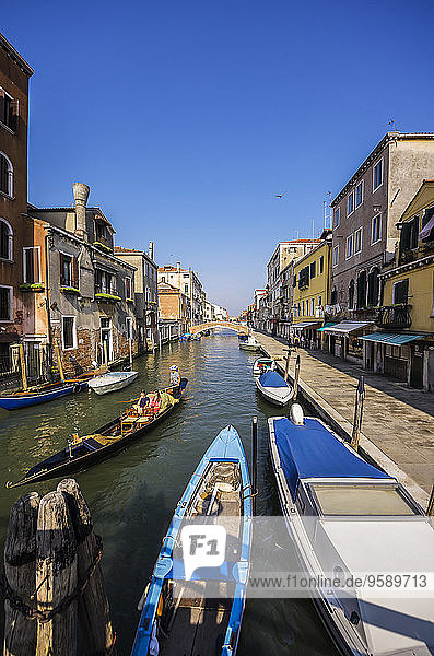 Italien Venetien Venedig Kanal im Bezirk Cannaregio Gondelbahn
