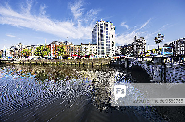 Irland  Grafschaft Dublin  Dublin  O'Connell Brücke  River Liffey
