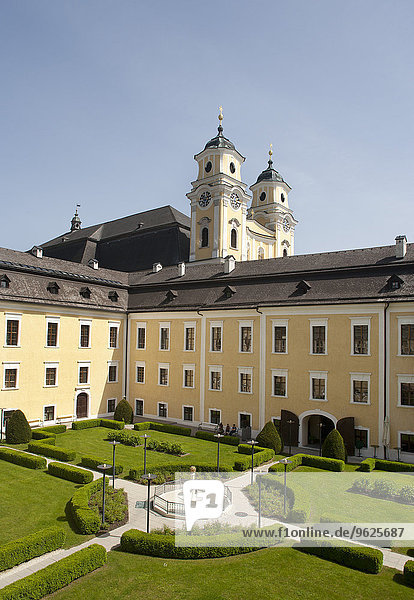 Österreich  Oberösterreich  Mondsee  Basilika St. Michael  Schloss Mondsee und Schlosspark