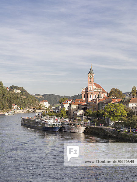 Deutschland  Bayern  Passau  historische Innenstadt an der Donau