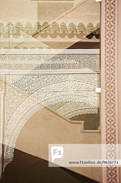 Marokko  Fes  Hotel Riad Fes  Verzierungen und Reflexionen
