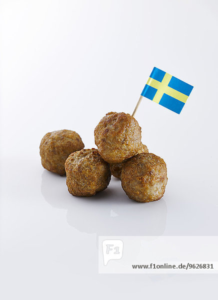 Koettbullar  schwedische Fleischbällchen mit schwedischer Flagge