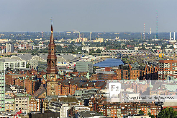 Deutschland  Hamburg  Speicherstadt und Katharinenkirche