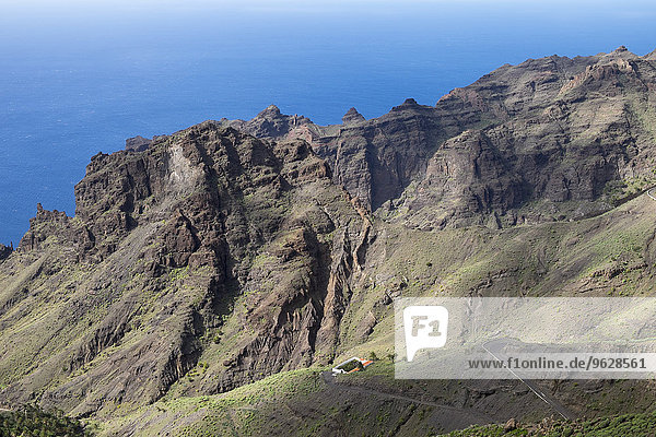 Spanien  Kanarische Inseln  La Gomera  Valle Gran Rey  Tejeleche Gebirge mit Grabhügel von Taguluche