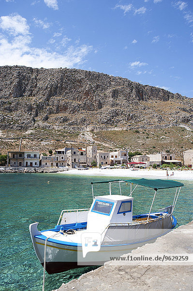 Griechenland  Gerolimenas  Fischerboote und Steinhäuser