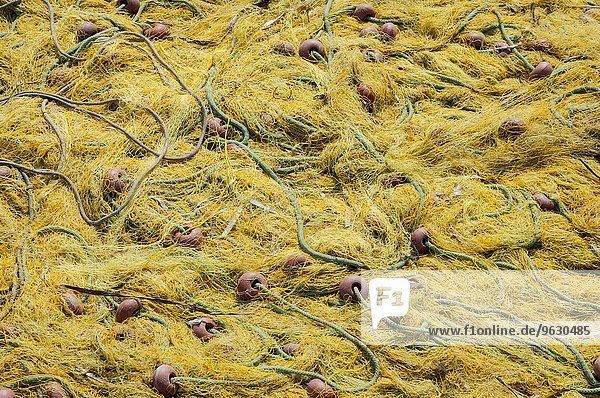 Nahaufnahme des gelben Fischernetzes bei Sonneneinstrahlung  Korfu  Griechenland