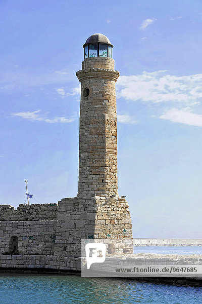 Alter Leuchtturm im Hafen  Rethymno  Kreta  Griechenland  Europa
