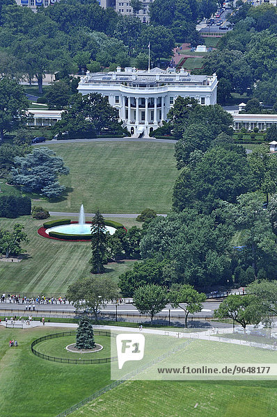 Das Weiße Haus vom National Monument aus  Washington DC  USA  Nordamerika