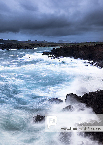 Atlantik  bei Dunquin  Dingle-Halbinsel  Kerry  Irland  Europa