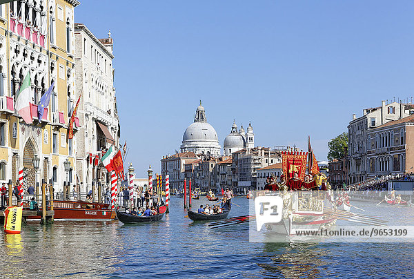 Regata Storica historische Regatta auf dem Canal Grande Venedig Venetien Italien Europa