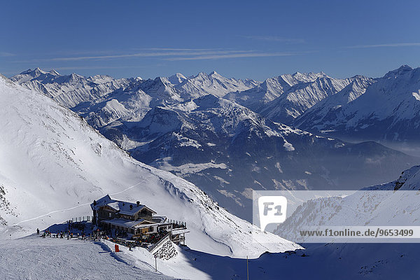 Wedelhütte im Skigebiet Hochzillertal  bei Hochfügen  Kaltenbach im Zillertal  Tirol  Österreich  Europa