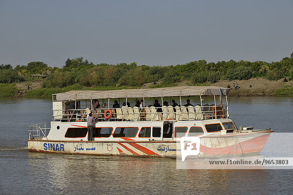 Sightseeing boat on the Nile  Kharthoum  Sudan  Africa